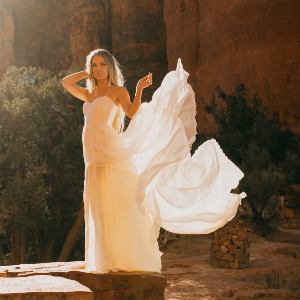 Leanne Marshall McKenna Wedding Dress - Picture 10 of 13